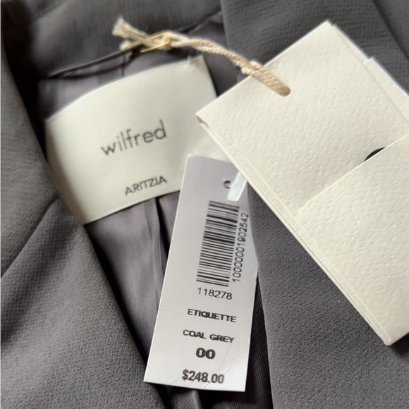 Aritzia Etiquette Blazer - Picture 4 of 5